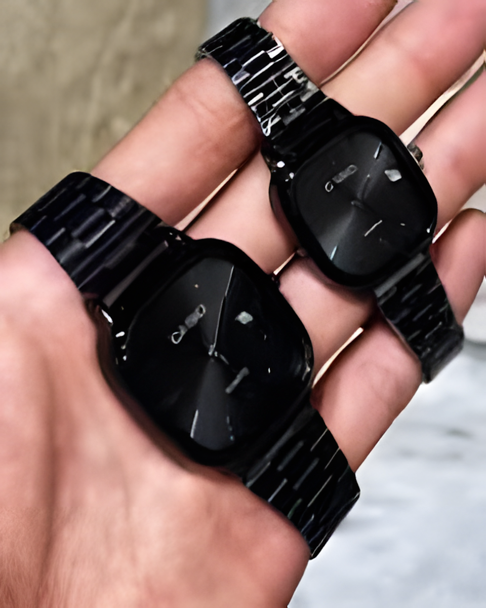 A138 Digital Chain Watch – Retro Style & Stainless Steel Bracelet